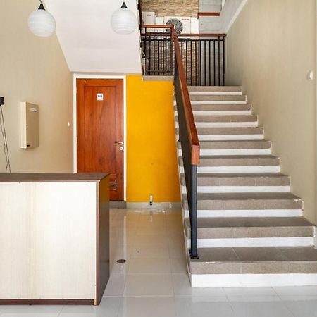 Reddoorz Syariah @ Kebraon Hotel Surabaya Eksteriør billede