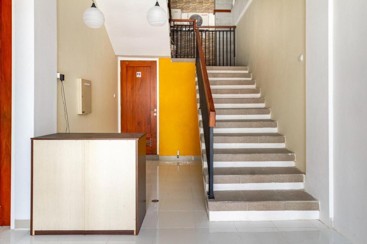 Reddoorz Syariah @ Kebraon Hotel Surabaya Eksteriør billede