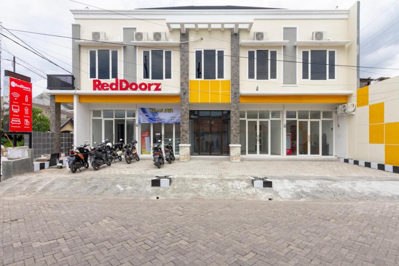 Reddoorz Syariah @ Kebraon Hotel Surabaya Eksteriør billede