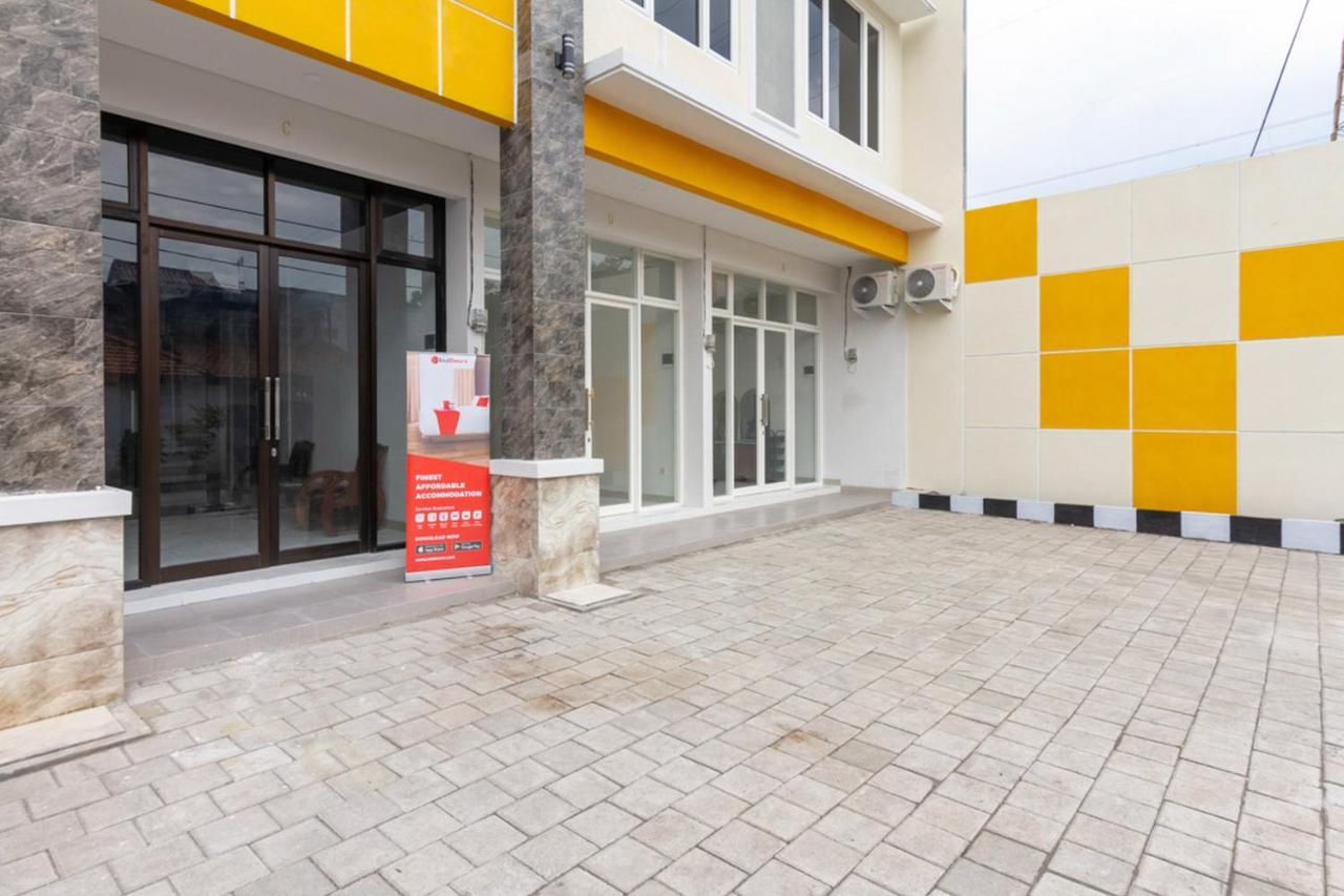 Reddoorz Syariah @ Kebraon Hotel Surabaya Eksteriør billede