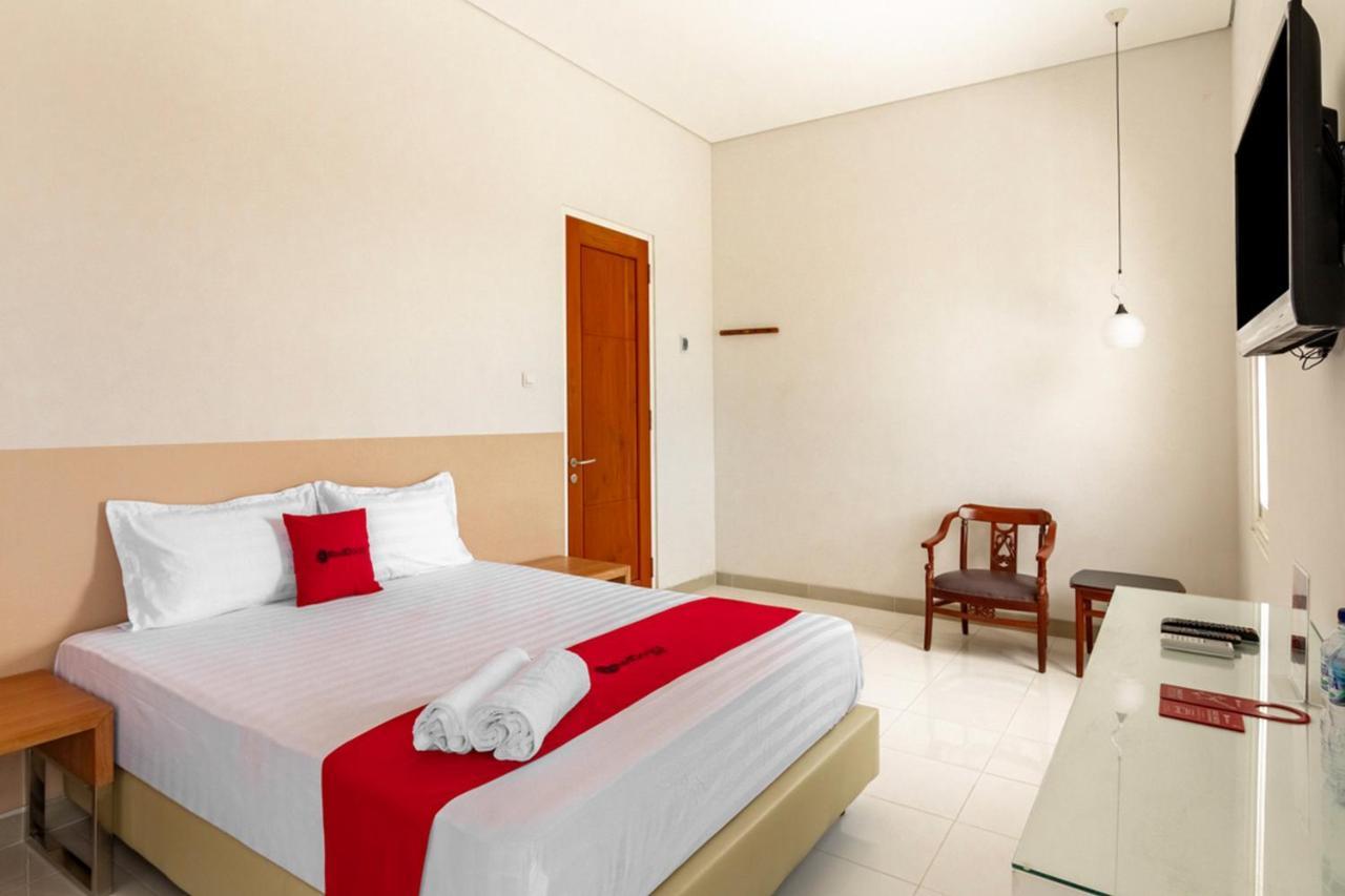 Reddoorz Syariah @ Kebraon Hotel Surabaya Eksteriør billede