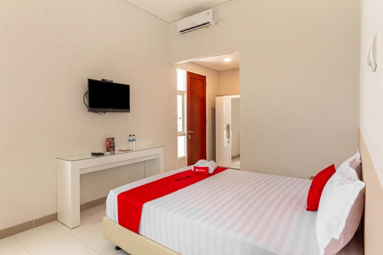 Reddoorz Syariah @ Kebraon Hotel Surabaya Eksteriør billede