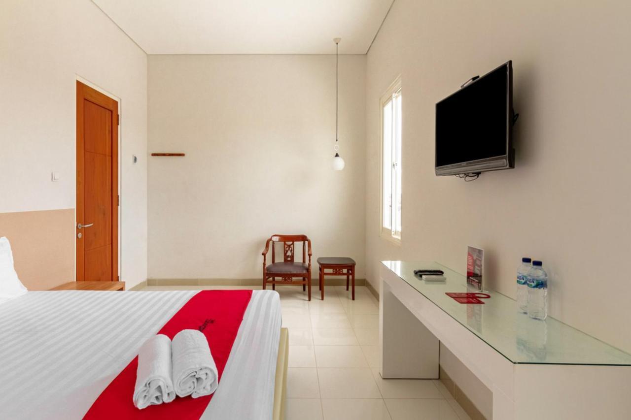 Reddoorz Syariah @ Kebraon Hotel Surabaya Eksteriør billede
